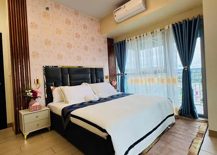 High-floor Near Okada, Airport, Of Dreams, Solaire And Moa With Free Pool And Gym Access *